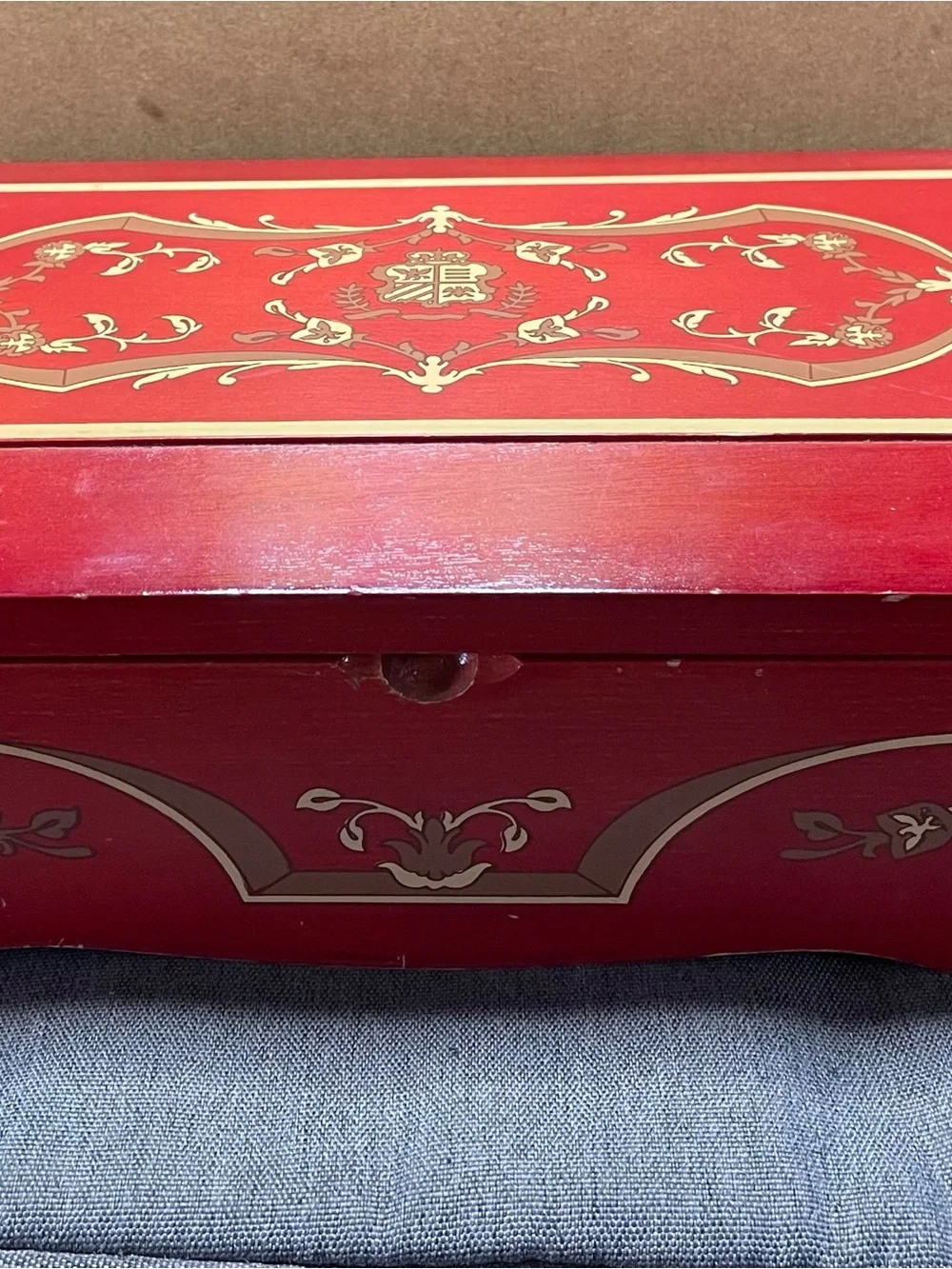 Vintage Princess Marcella Borghese Wood Trinket Music Box 12